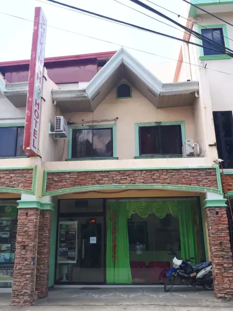 Shekinah Hotel by OYO Rooms - Image 1