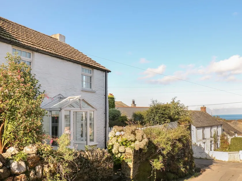 Fuchsia Cottage - Image 1