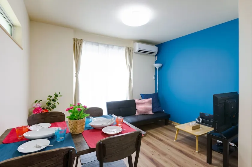 Tsuru House - Image 1
