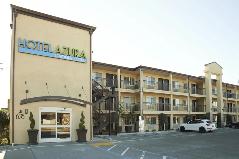 Hotel Azura - Image 1