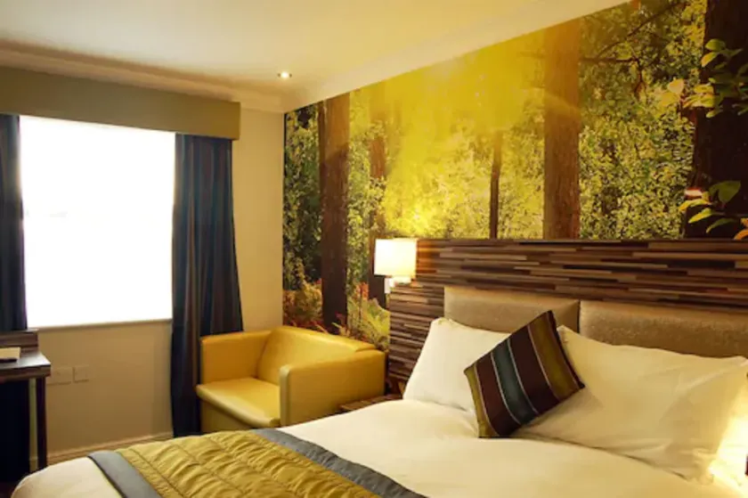 Diamond Lodge - Image 1