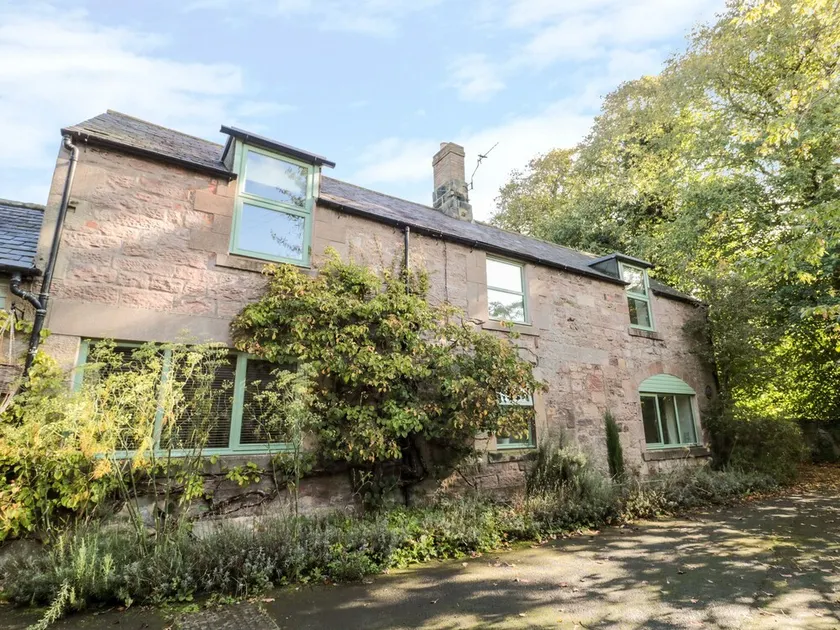 Vicarage Cottage - Image 1
