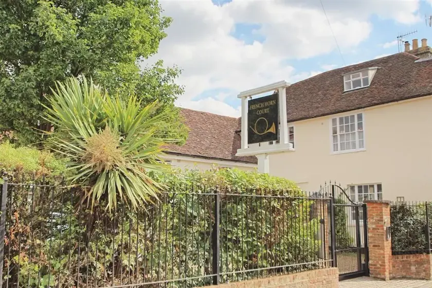 French Horn Cottage - Image 1