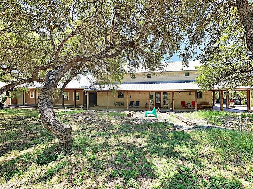 Fabulous 6br Dripping Springs Ranch 6 Bedroom Home - Image 1