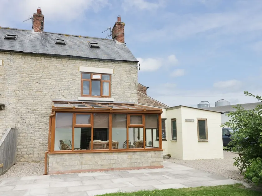 Willow Cottage - Image 1
