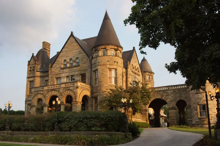 Buhl Mansion Guesthouse And Spa - Image 1