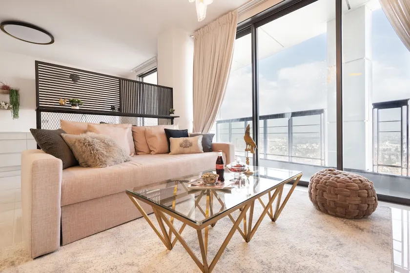 Royal J-Tower Luxury Residence - Image 1