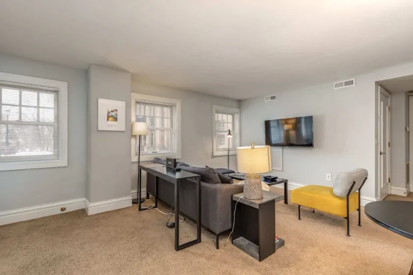 Classic CWE 2BR with Full Kitchen by Zencity - Image 1