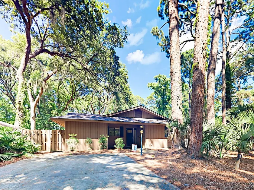 Sea Pines 2br W/ Patio, Near Beach 2 Bedroom Home - Image 1