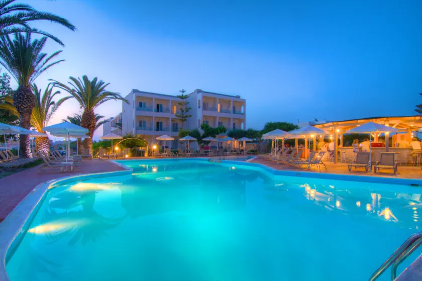 Solimar Dias Hotel - Image 1