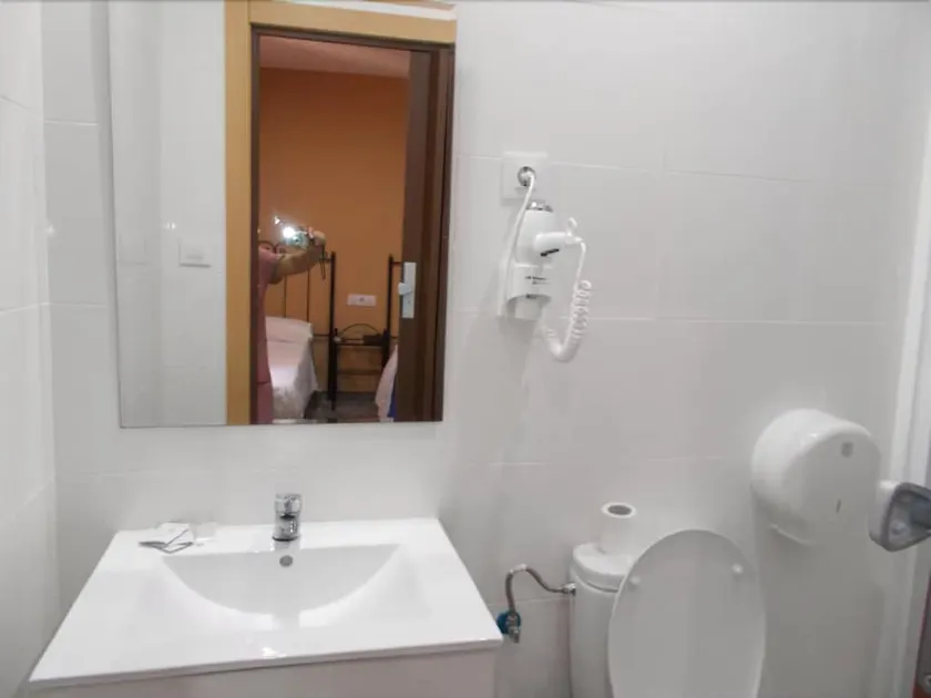Hostal Nou Raval - Image 1