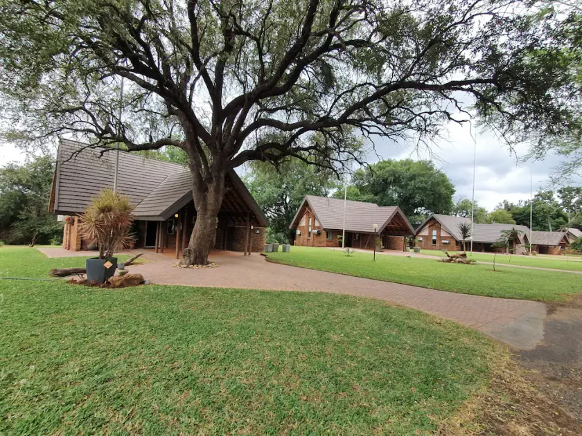 Ekuthuleni River Front Chalets - Image 1
