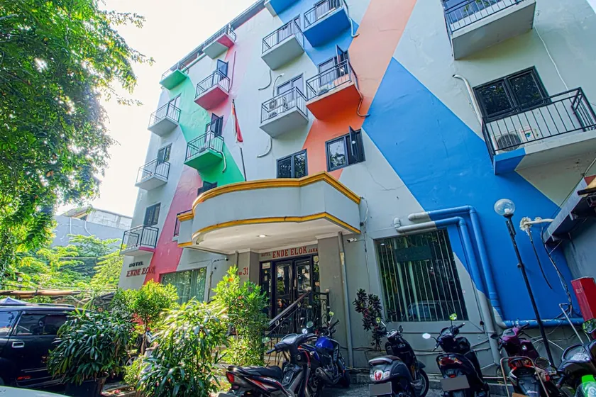 Hotel at Ende 31 - Image 1