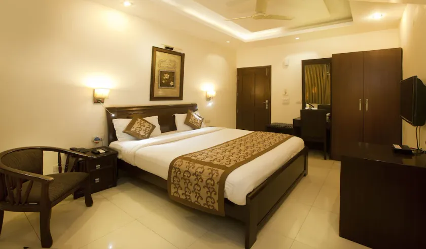 OYO 326 Hotel Shubhdeep Aashiyana - Image 1