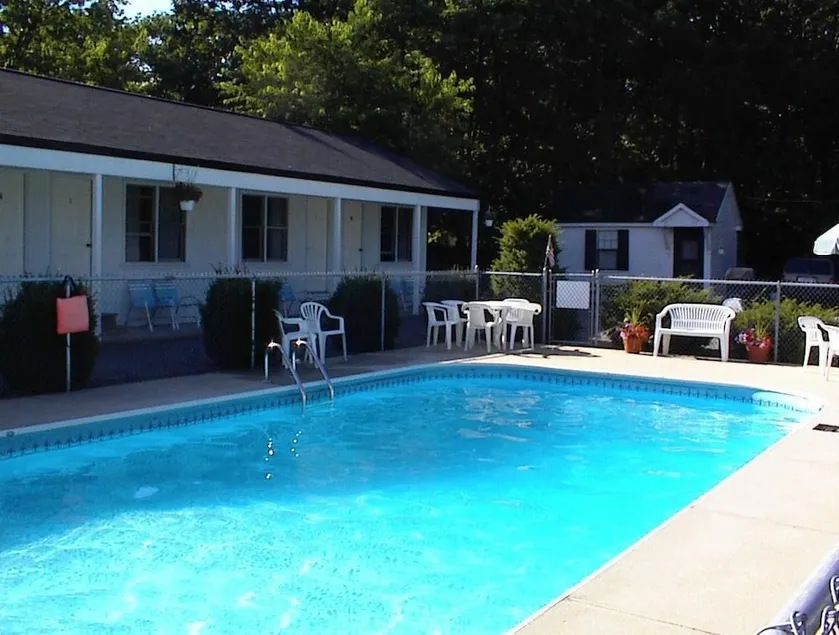 Pine View Lodge - Image 1