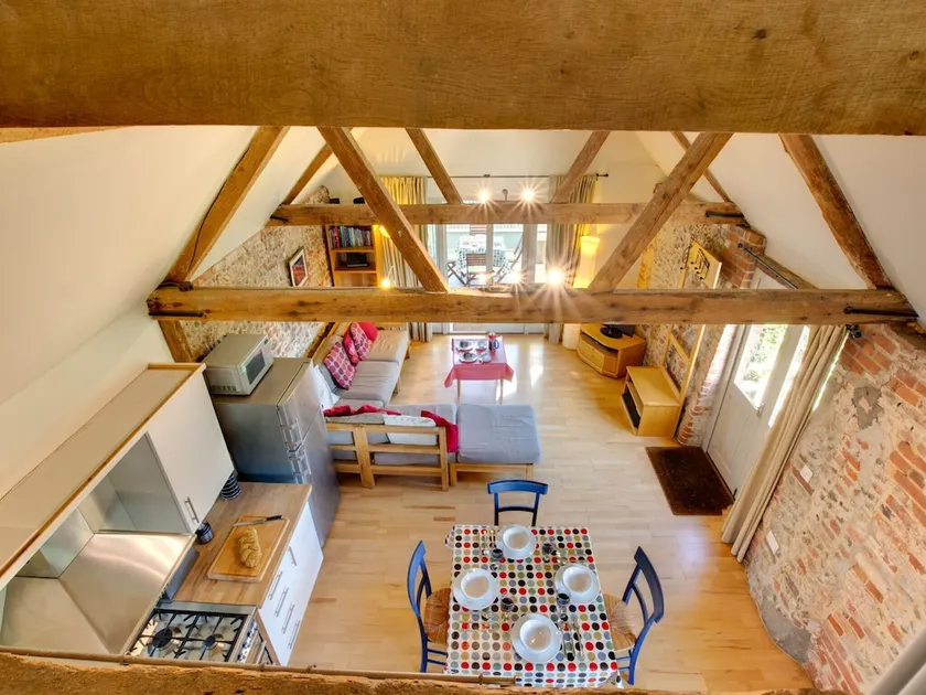 Traditional Holiday Home in Briston With Garden - Image 1