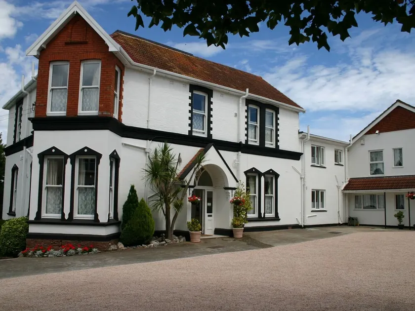Broadshade Holiday Apartments & Winter Lets - Image 1