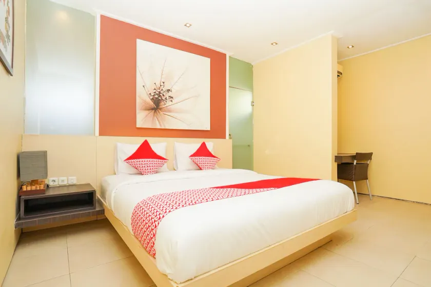 Elinoki Guest House by OYO Rooms - Image 1