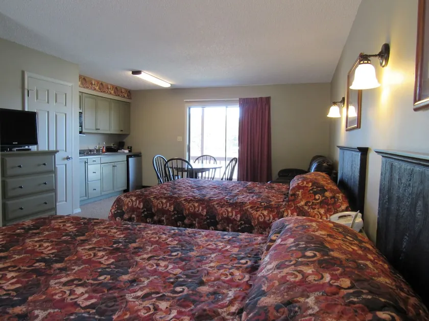 Country Inn Lake Resort - Image 1