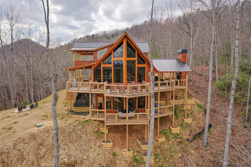 Blue Moon Lodge by Escape to Blue Ridge - Image 1