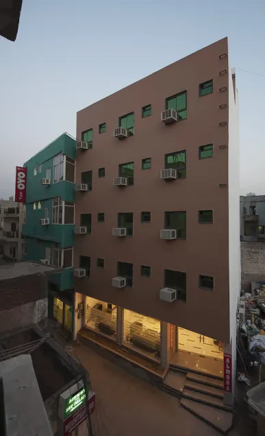Hotel Almora Delhi Airport - Image 1