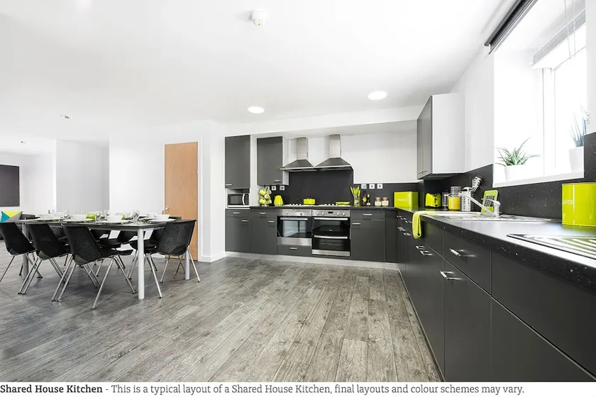 Crescent Place - Image 1