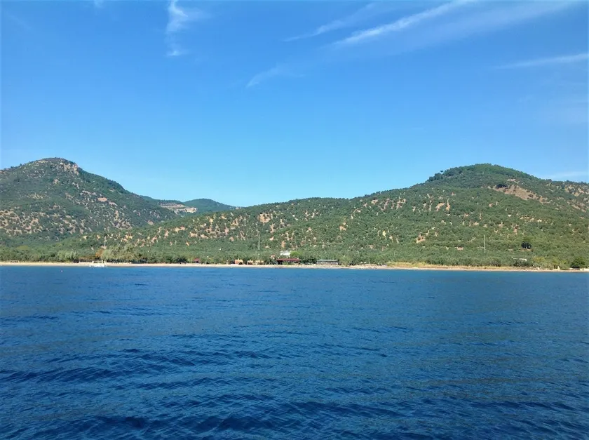 Hotel Oiki Beach Camp - Image 1