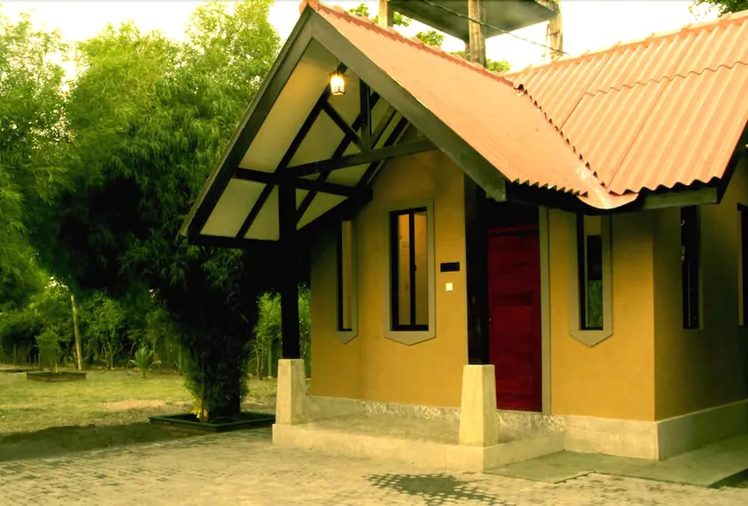 Gregory's Safari Bungalow - Image 1