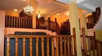 Elegante The Villa - Image 1
