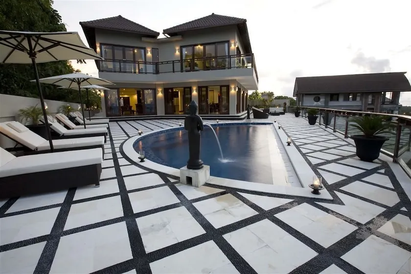 Royalty Villas - Image 1