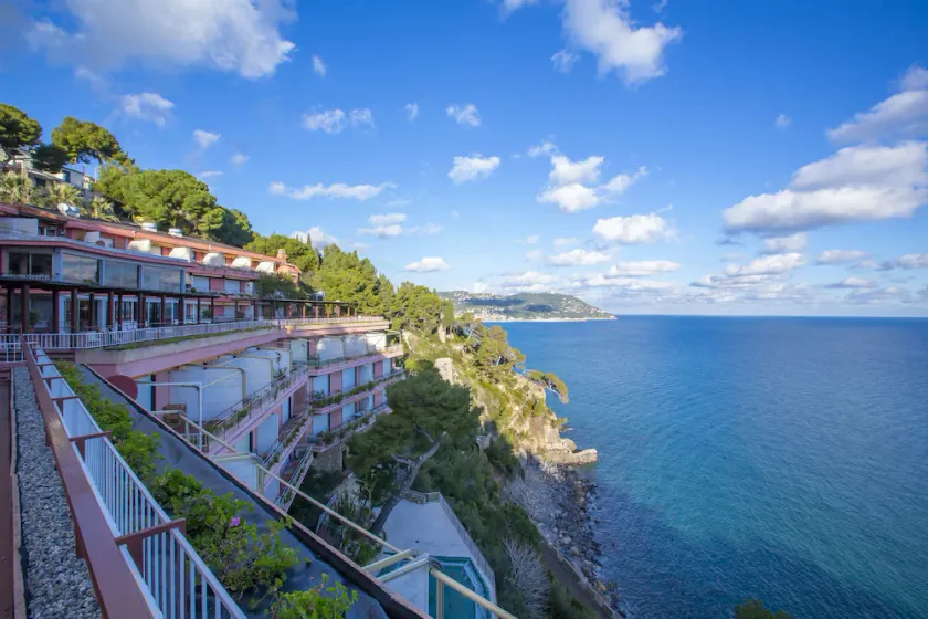Cervo 319C With Shared Pool - Image 1