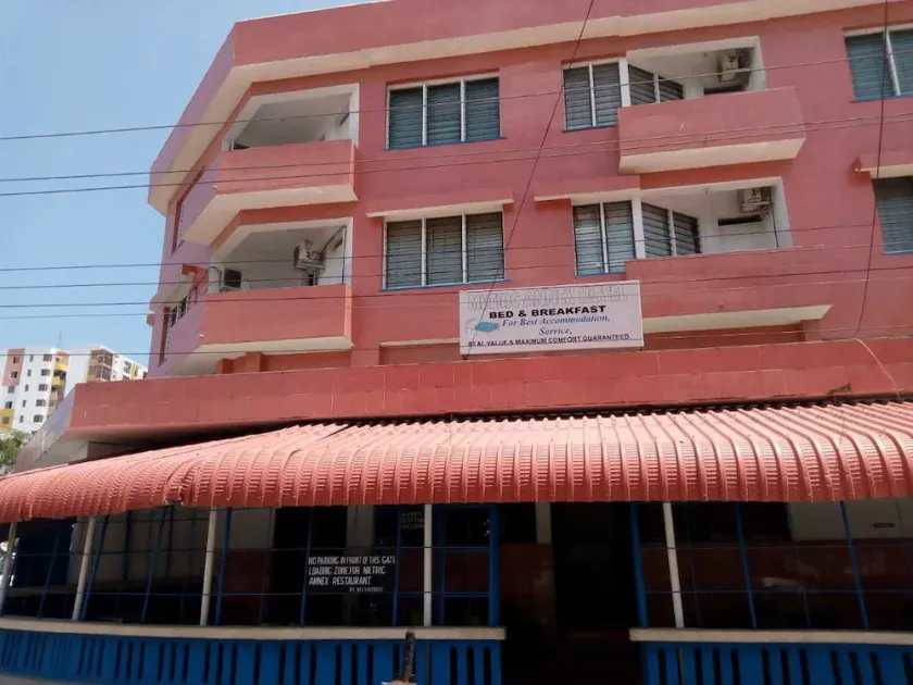 Metric Annex Hotel - Image 1