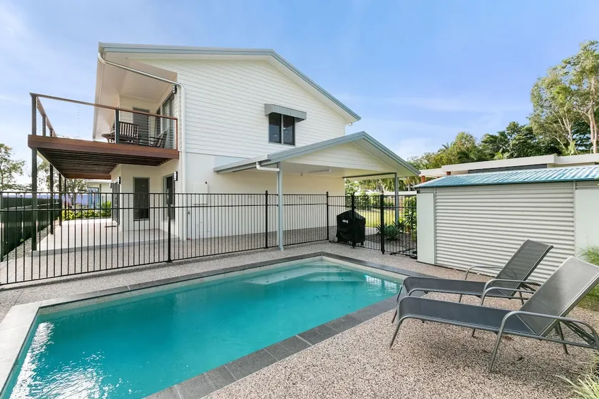 Tropical Beachside Oasis Clifton Beach - Image 1