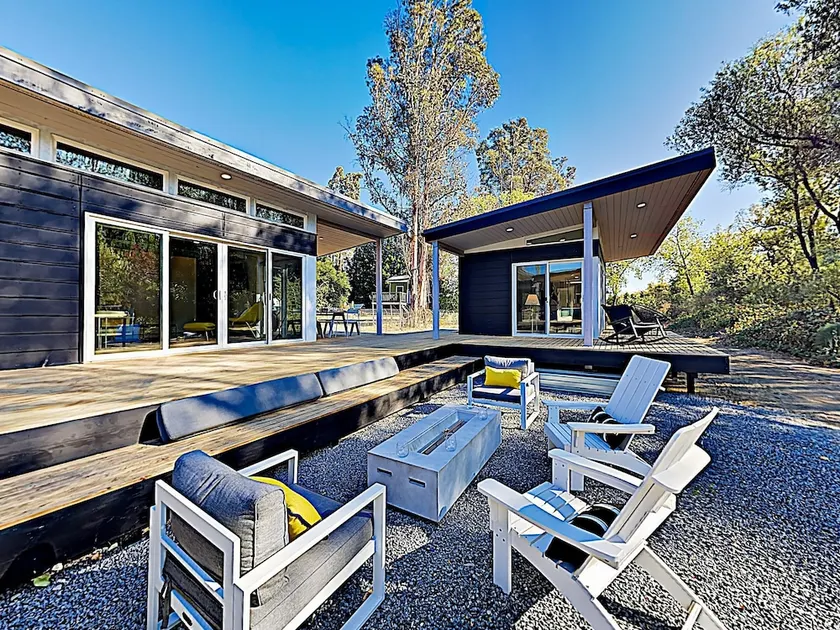 Wine Country Getaway! Modern Three-unit 2 Bedroom Cottage - Image 1