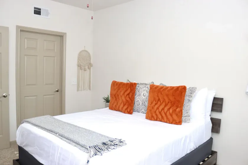 Galleria Queen Boho Chic Suite - Image 1