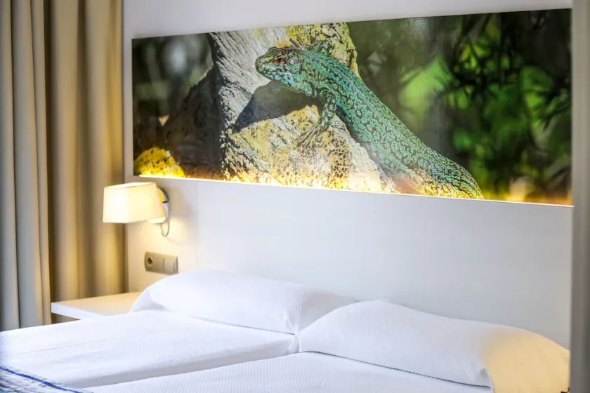 Hotel Rosales - Image 1