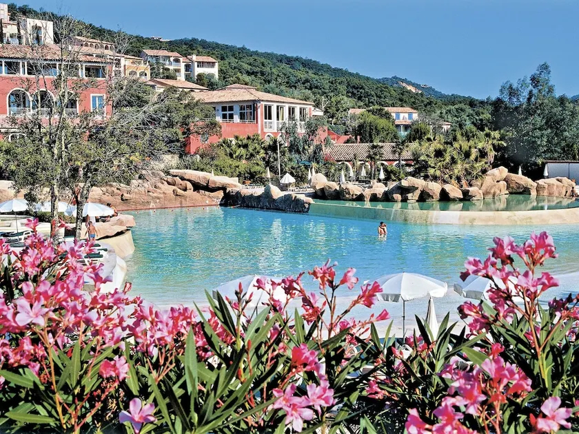 Sea-view Studio in the Beautiful Fortified Town Grimaud - Image 1