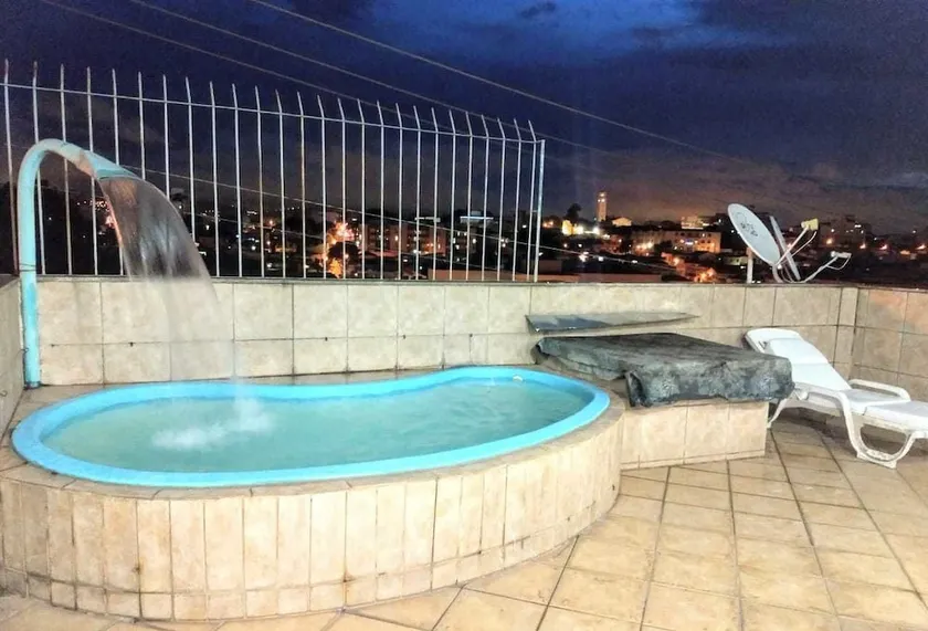 Casa com Piscina - Image 1