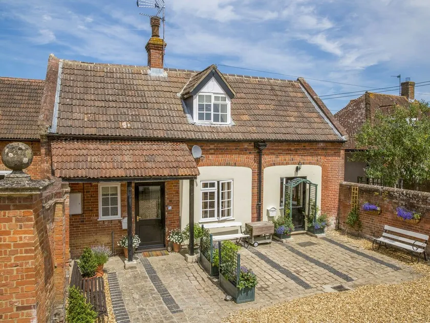 Stable Cottage - Image 1