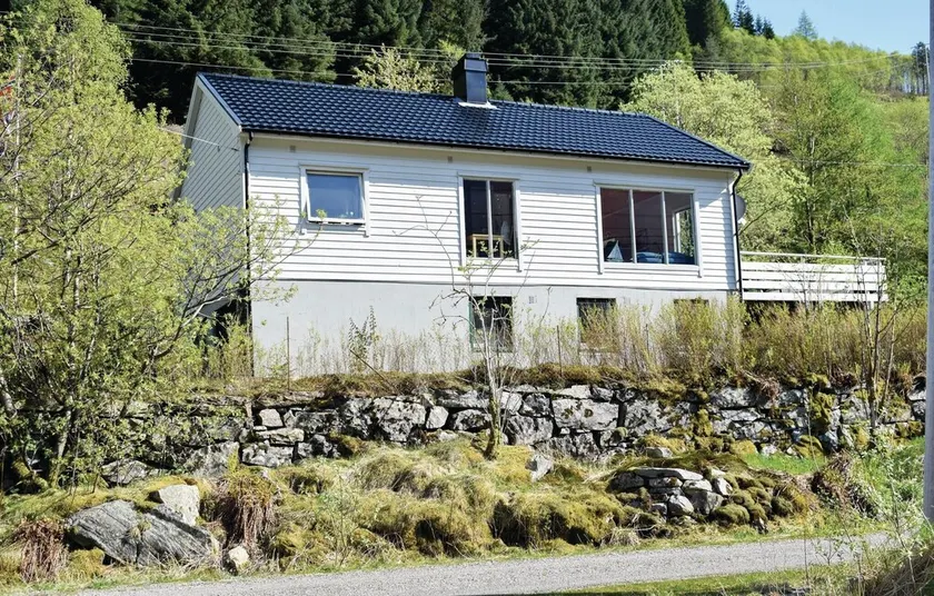 Awesome Home in Eivindvik With 4 Bedrooms - Image 1