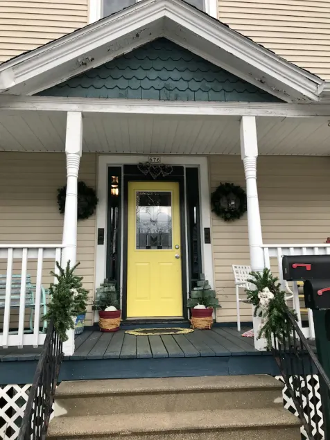 Charming Apartment in the Heart of Oshkosh - Image 1