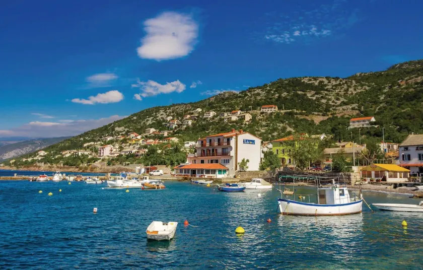 Stunning Home in Sv Juraj With Wifi and 2 Bedrooms - Image 1