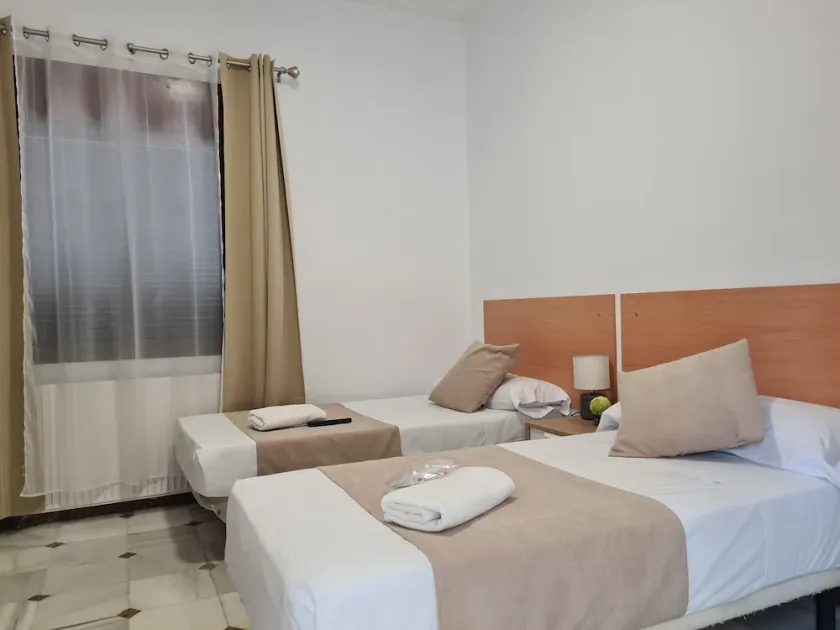 Residencia Casa Santo Angel - Solo adultos - Image 1