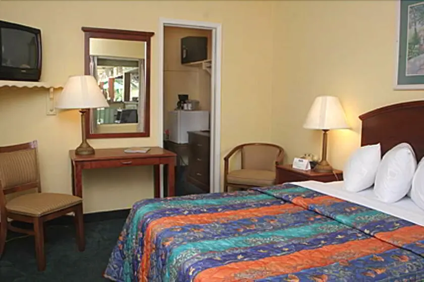 Bahia Cabana Beach Resort - Image 1