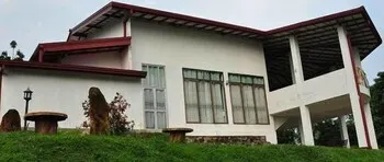Hilltop Boutique Villa - Image 1