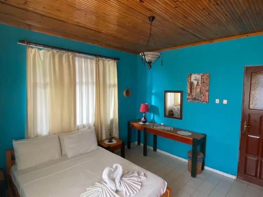 Nihan's Place Hotel - Image 1