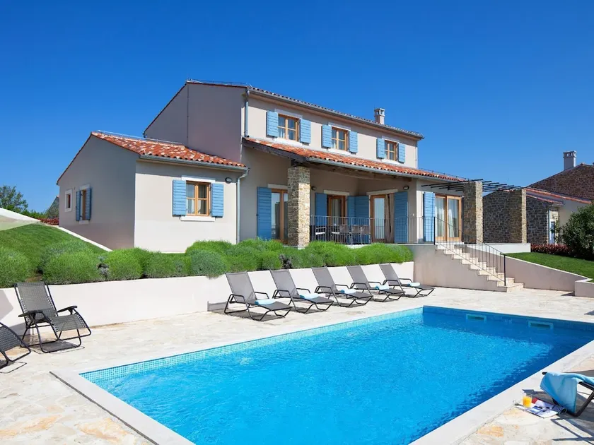 Modern Villa in Baredine With Pool - Image 1