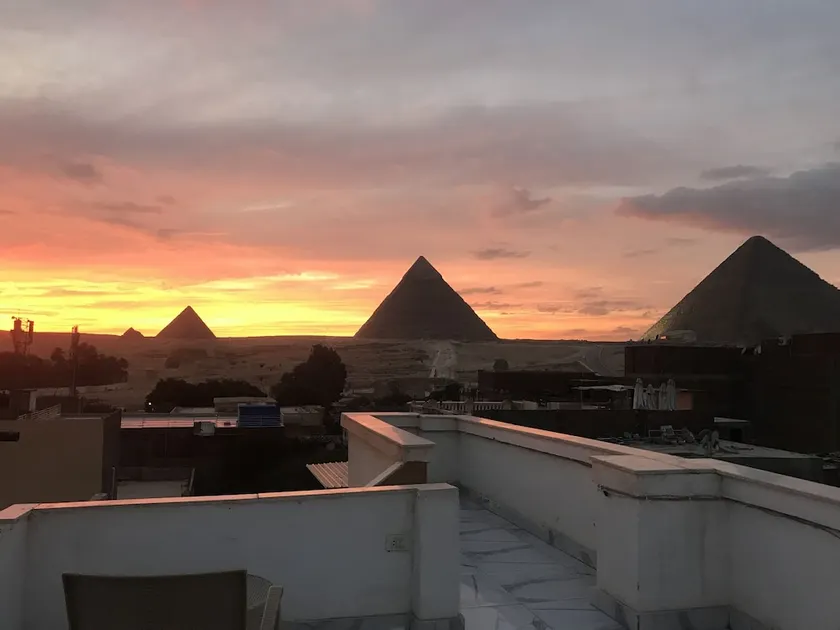 Sunshine Pyramids View Inn - Image 1