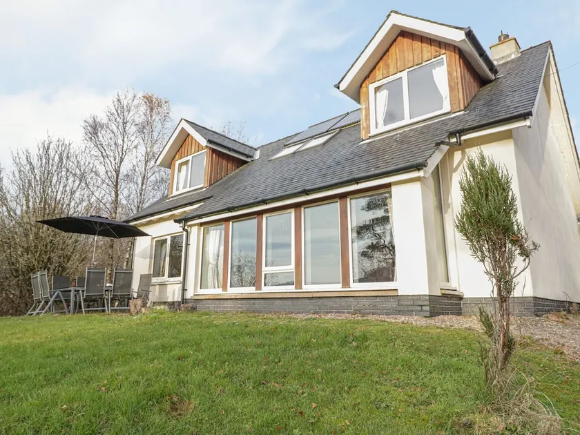 Marine Cottage - Image 1