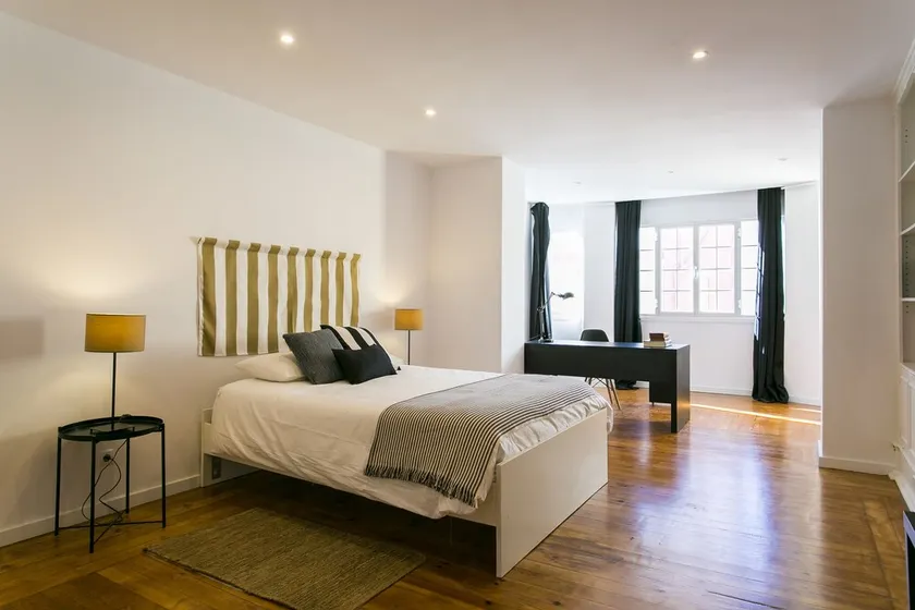 5 Bedroom Apartment near Av Liberdade - Image 1